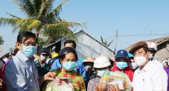Hội Nhà báo TPHCM khánh thành cầu giao thông nông thôn và quà Tết tại huyện Cái Nước, tỉnh Cà Mau