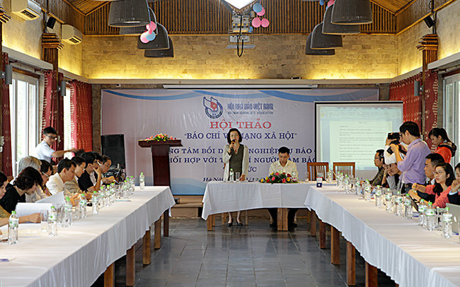 Báo chí và Mạng xã hội