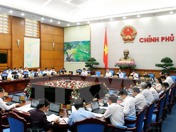 Họp Chính phủ thường kỳ: Thủ tướng chỉ đạo xử lý nhiều vấn đề nóng