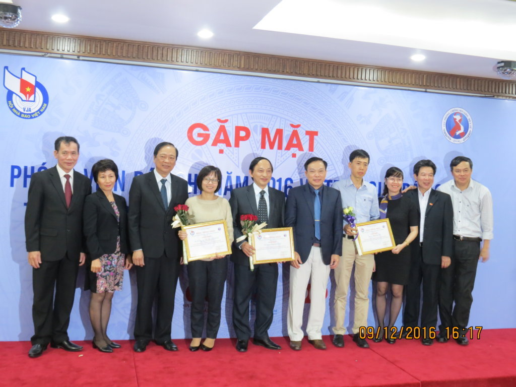 42 tác phẩm đoạt Giải Báo chí toàn quốc về phòng, chống HIV/AIDS năm 2016