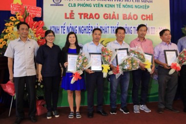 Trao giải báo chí viết về kinh tế nông nghiệp và phát triển nông thôn lần III - 2017