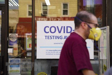 Covid-19: Thành phố New York "vật lộn" với biến thể Delta