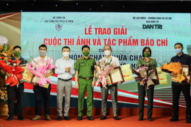 Trao giải Cuộc thi ảnh và tác phẩm báo chí về "Phòng cháy, chữa cháy và cứu nạn, cứu hộ"