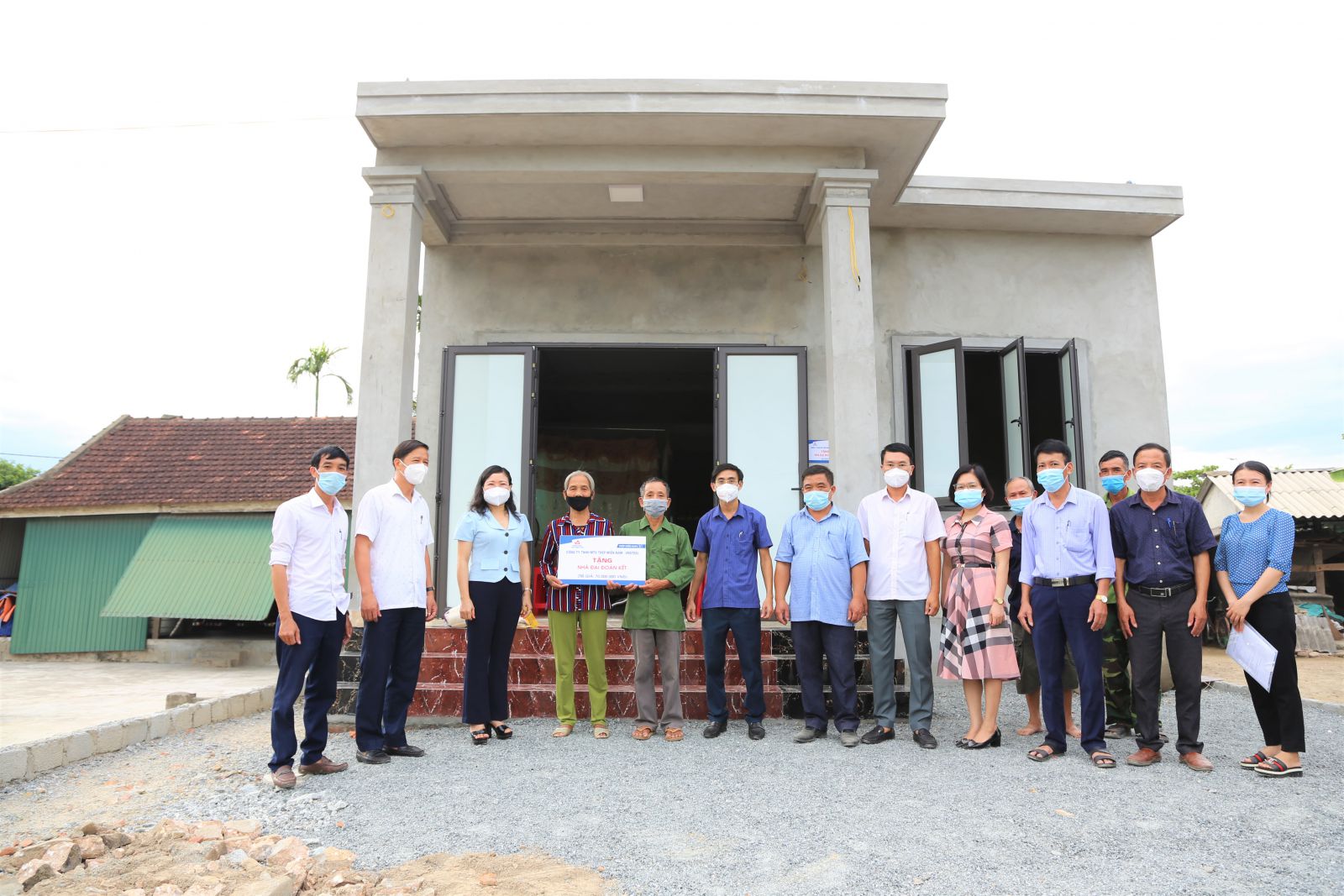 5 ngôi nhà “Đại Đoàn kết” do Thép Miền Nam – VNSTEEL hỗ trợ được trao đến người dân Thạch Hà, Hà Tĩnh