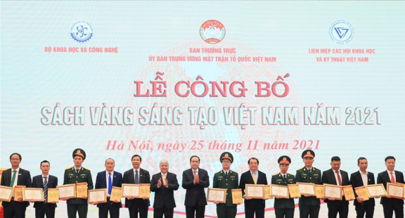 Tảo xoắn Đại Việt vinh dự ghi danh Sách vàng Sáng tạo Việt Nam 2021
