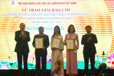 33 tác phẩm đoạt giải báo chí về đề tài thảm họa da cam lần thứ I