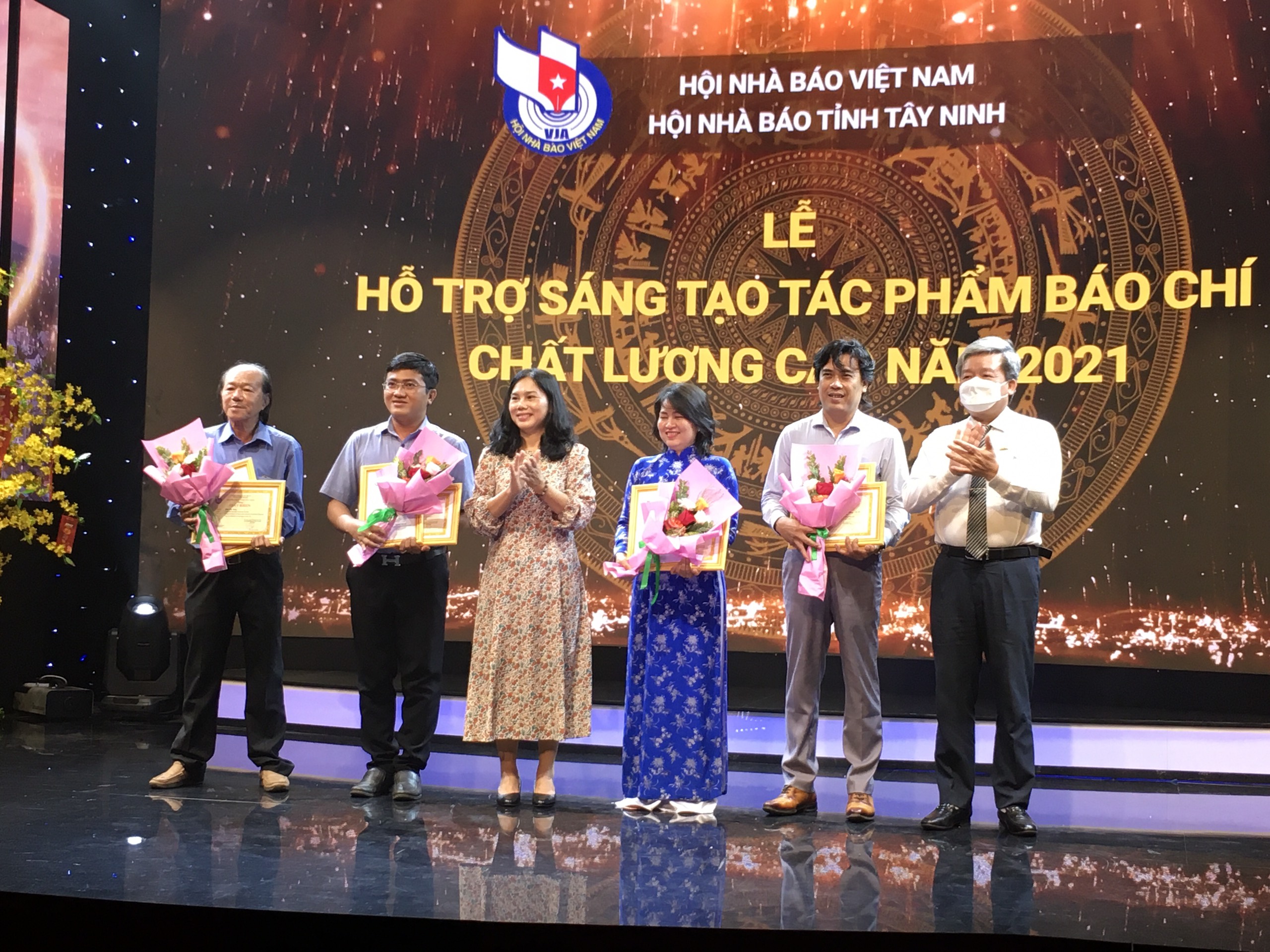 Hội Nhà báo Tây Ninh: Trao kinh phí hỗ trợ sáng tạo tác phẩm báo chí chất lượng cao