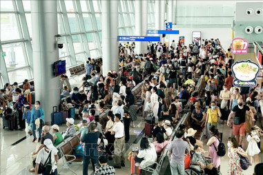 Khắc phục ùn tắc giao thông tại các cảng hàng không