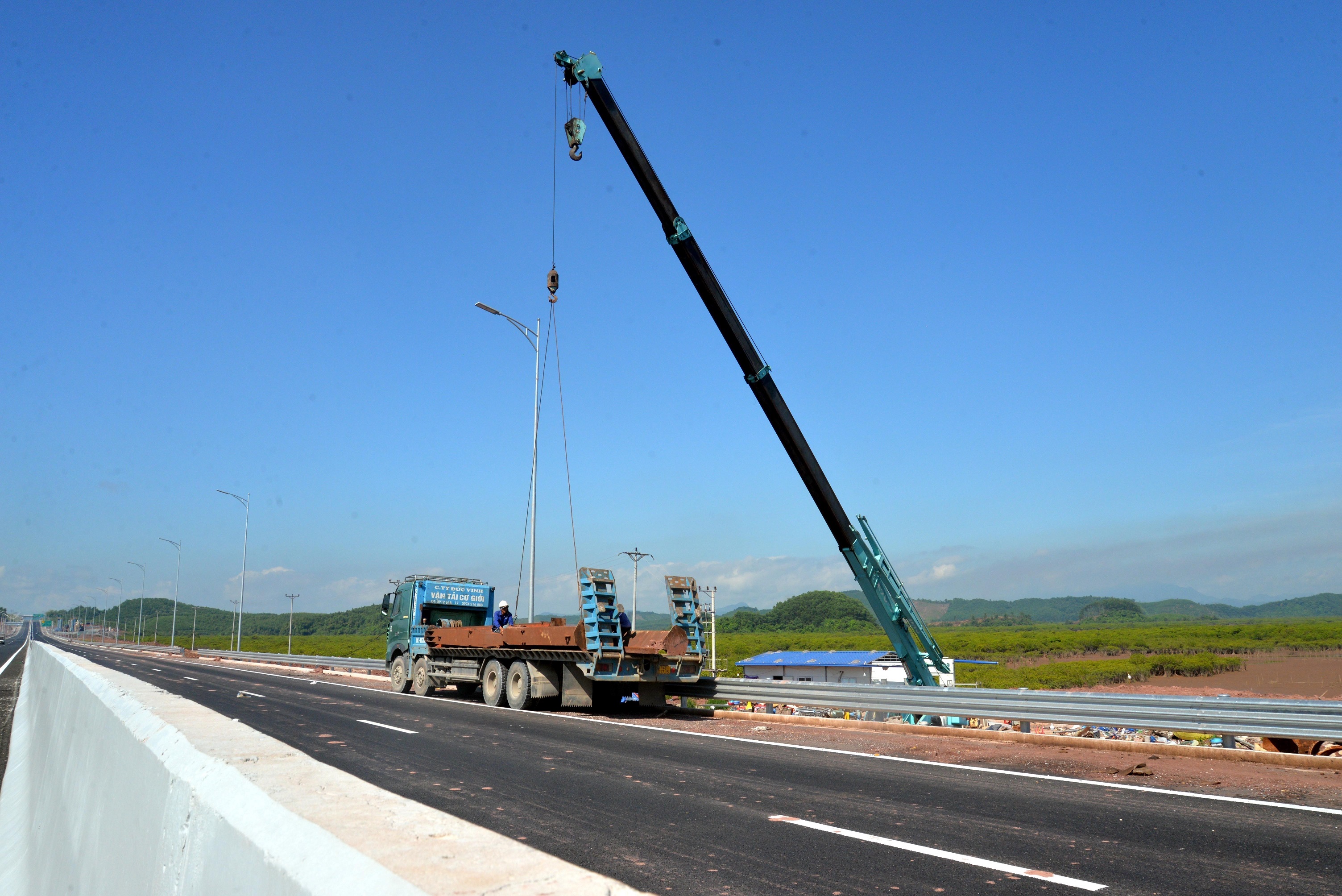 Cao tốc Vân Đồn - Móng Cái tăng tốc về đích