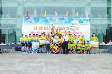 Chặng cuối giải xe đạp Truyền hình Bình Dương Cúp Number 1 quy tụ hàng trăm tay đua xuất sắc