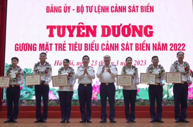 Tuyên dương gương mặt trẻ Cảnh sát biển tiêu biểu