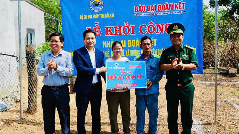 Khởi công xây dựng nhà đại đoàn kết tặng hộ nghèo vùng biên giới Đắk Lắk