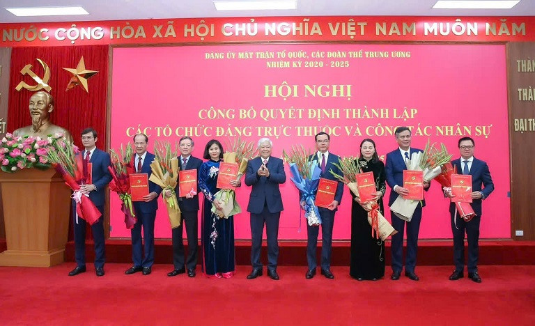22 tổ chức đảng trực thuộc Đảng ủy Mặt trận Tổ quốc, các đoàn thể Trung ương