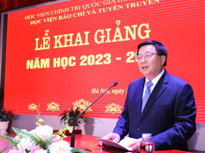 Tiếp tục đổi mới mạnh mẽ chương trình đào tạo, bồi dưỡng theo hướng hiện đại