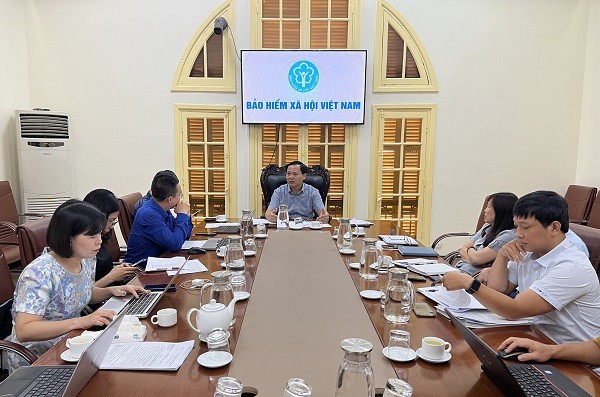 Tổ công tác triển khai Đề án 06 của BHXH Việt Nam họp định kỳ tháng 11