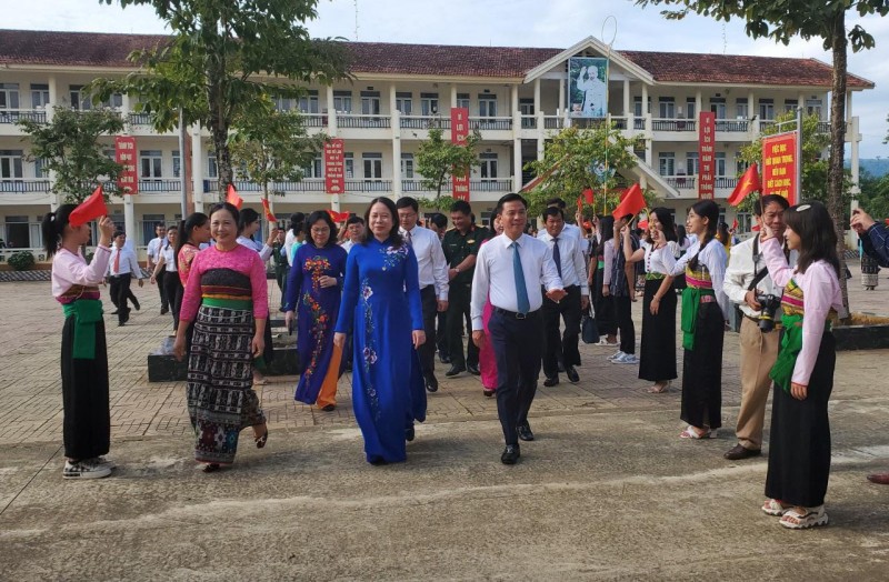 Phó chủ tịch nước Võ Thị Ánh Xuân dự khai giảng năm học mới tại Thanh Hóa